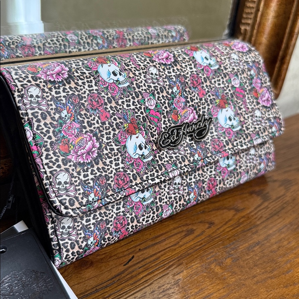 Ed Hardy Pink Multi Leopard Skull Floral TRI-fold Wallet. Credit card & storage.